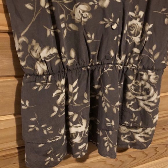 Aritzia Babaton 100% silk floral peplum blouse - Picture 6 of 6